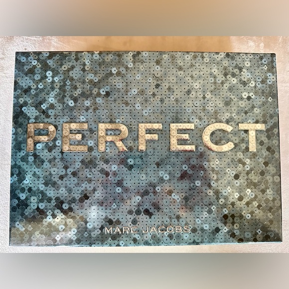 PERFECT by Marc Jacobs EMPTY BOX for gifting, storage, display. Approx. 8x11x3.5 - Picture 1 of 11